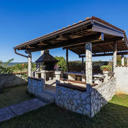 Sandra By Interhome Martinski